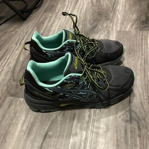 ASICS only wore once they are too small on me